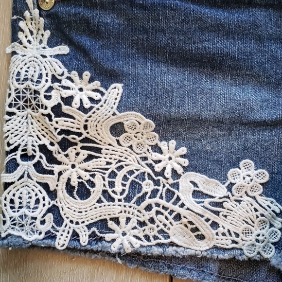 Guess Denim Shorts - Picture 3 of 5